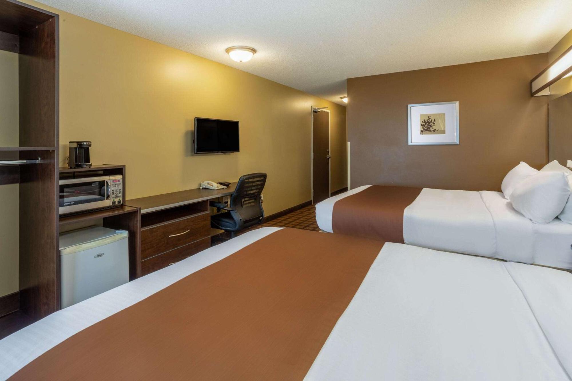 Microtel Inn & Suites By Wyndham - Тіммінс Екстер'єр фото