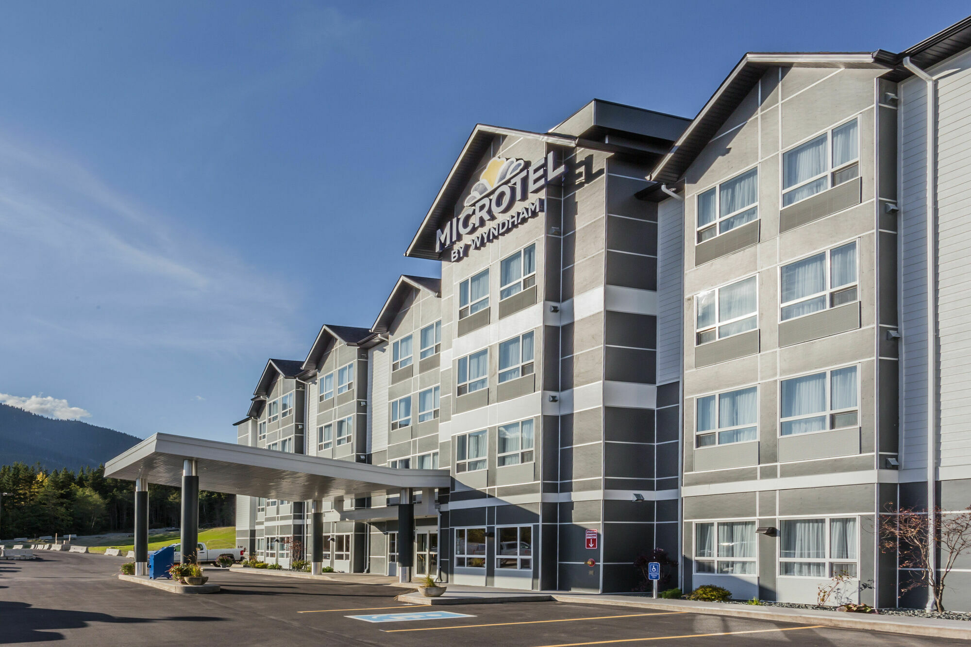 Microtel Inn & Suites By Wyndham - Тіммінс Екстер'єр фото